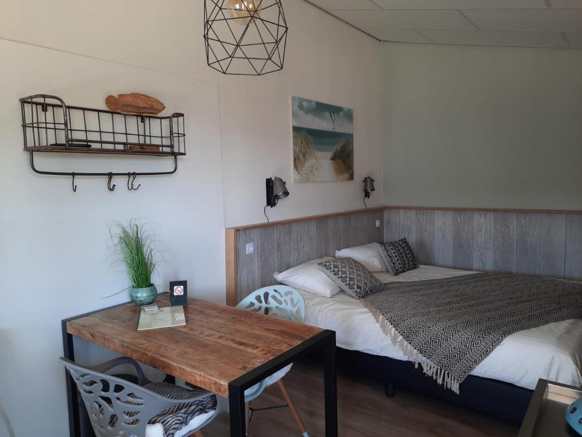 Beach Lodges Oostvoorne Extérieur photo